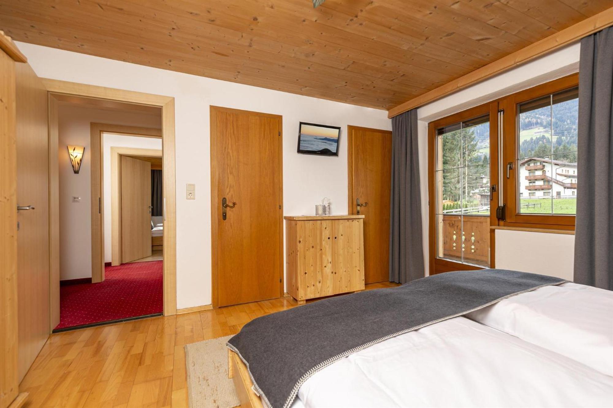 Апартаменты Haus Jochler Рид-им-Циллерталь Номер фото